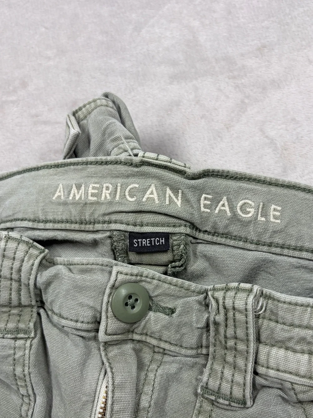 American Eagle Stretch Faded Green Straight Leg Cargo Pants Size 6 - Picture 16 of 17
